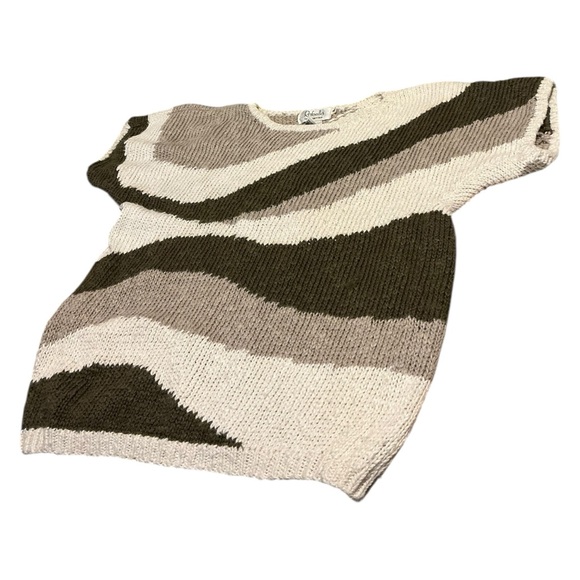 Rafaella Wave Pattern Sweater in Cream and Brown - Picture 3 of 5
